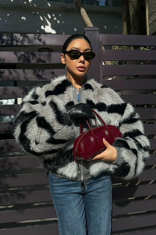 Kunstpelzjacke mit Muster - Lonissa