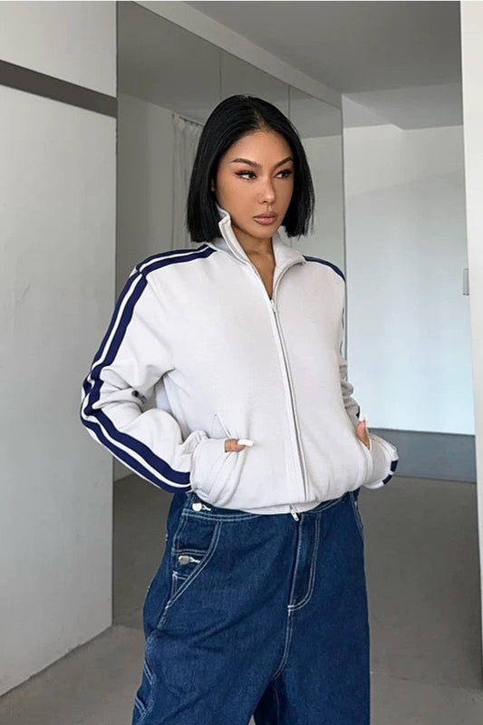 Kurz geschnittene Sportjacke mit Streifenärmeln - Lonissa