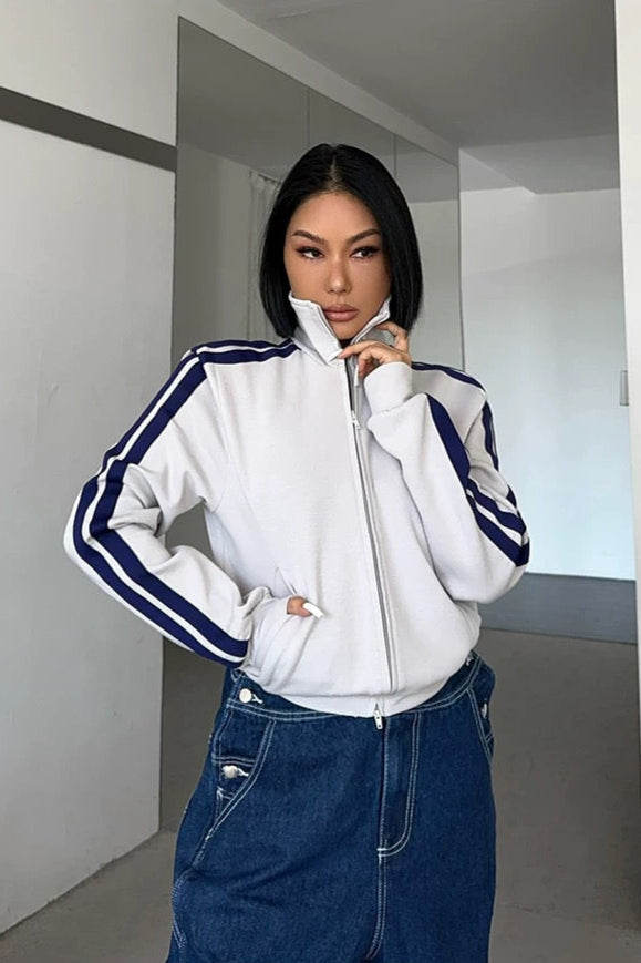 Kurz geschnittene Sportjacke mit Streifenärmeln - Lonissa