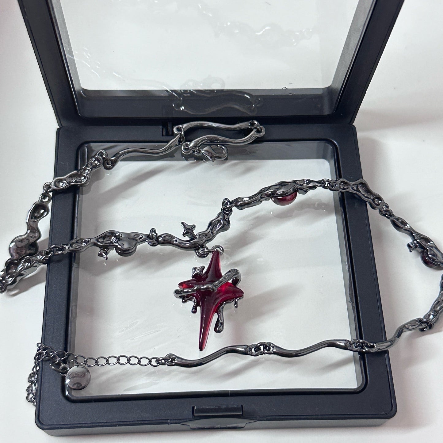 Rote Stern-Kette - Lonissa